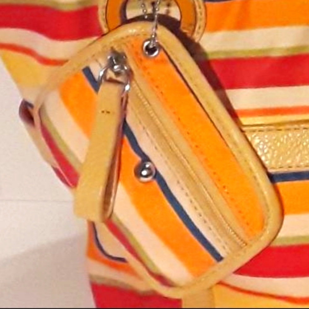 TYLER RODAN Stripped Tote - Picture 8 of 8